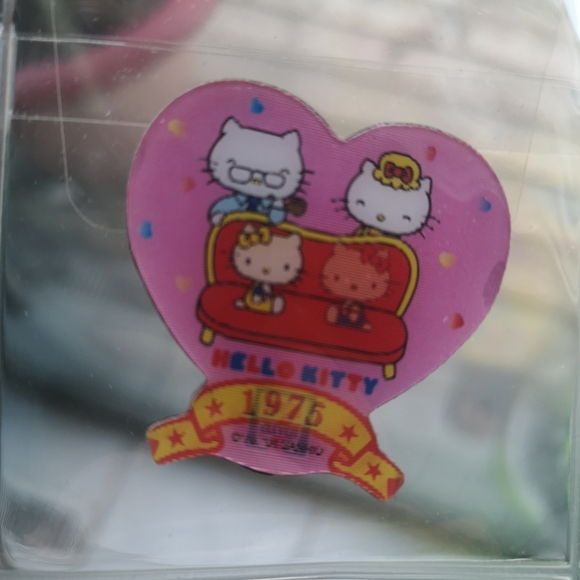 Sanrio Hello Kitty 30th Anniversary 7-11 Hologram 30 Magnets From 1974 Taiwan - Picture 4 of 9